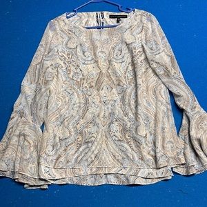 WHBM Tan and blue paisley top with flutter sleeves Size 6
